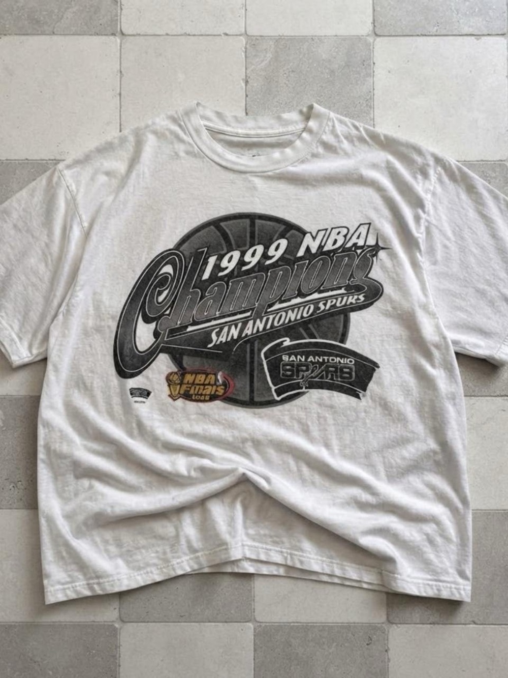 Gildan White 1999 NBA Champions San Antonio Spurs Graphic Tee